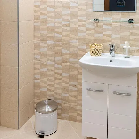 Gladstone Apartament *