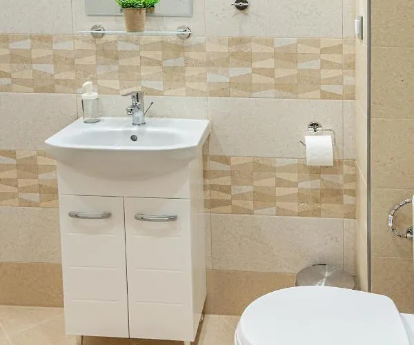 Gladstone Пловдив